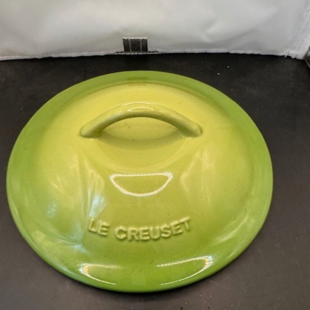 Kiwi Green Le Creuset 8 1/2 inch Pot/ Sauce Pan/ Dutch Oven Lid/ Top (Z19)